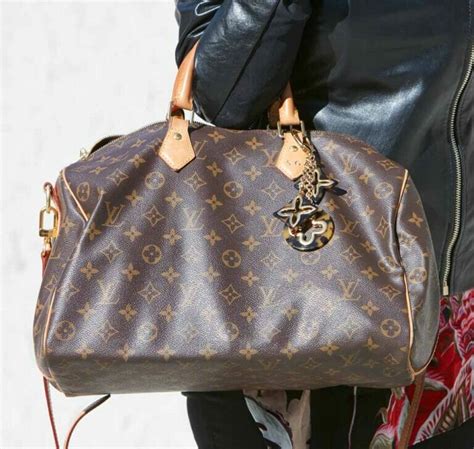 does louis vuitton repair bags.